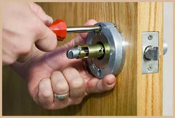 Elite Locksmith Services Norwalk, CT 203-893-4233 - 6-locks-replace